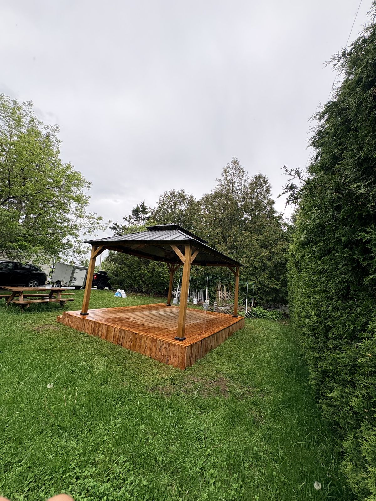 Terrasse en bois avec finition soignée